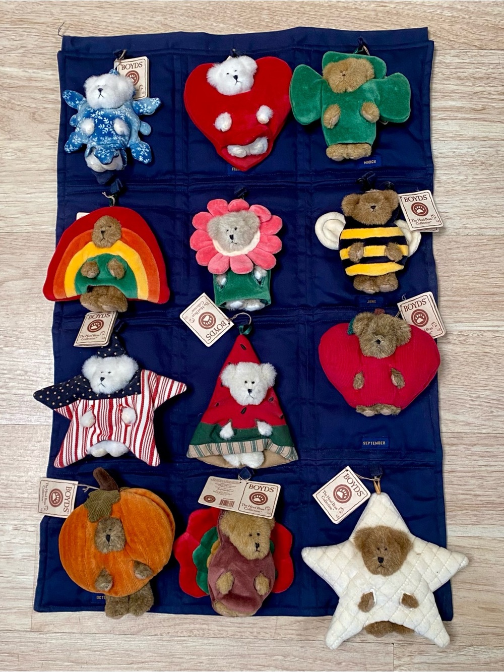 Vintage BOYDS BEARS Peeker of the Month Wall Hanging Calendar Collection w/ Tags